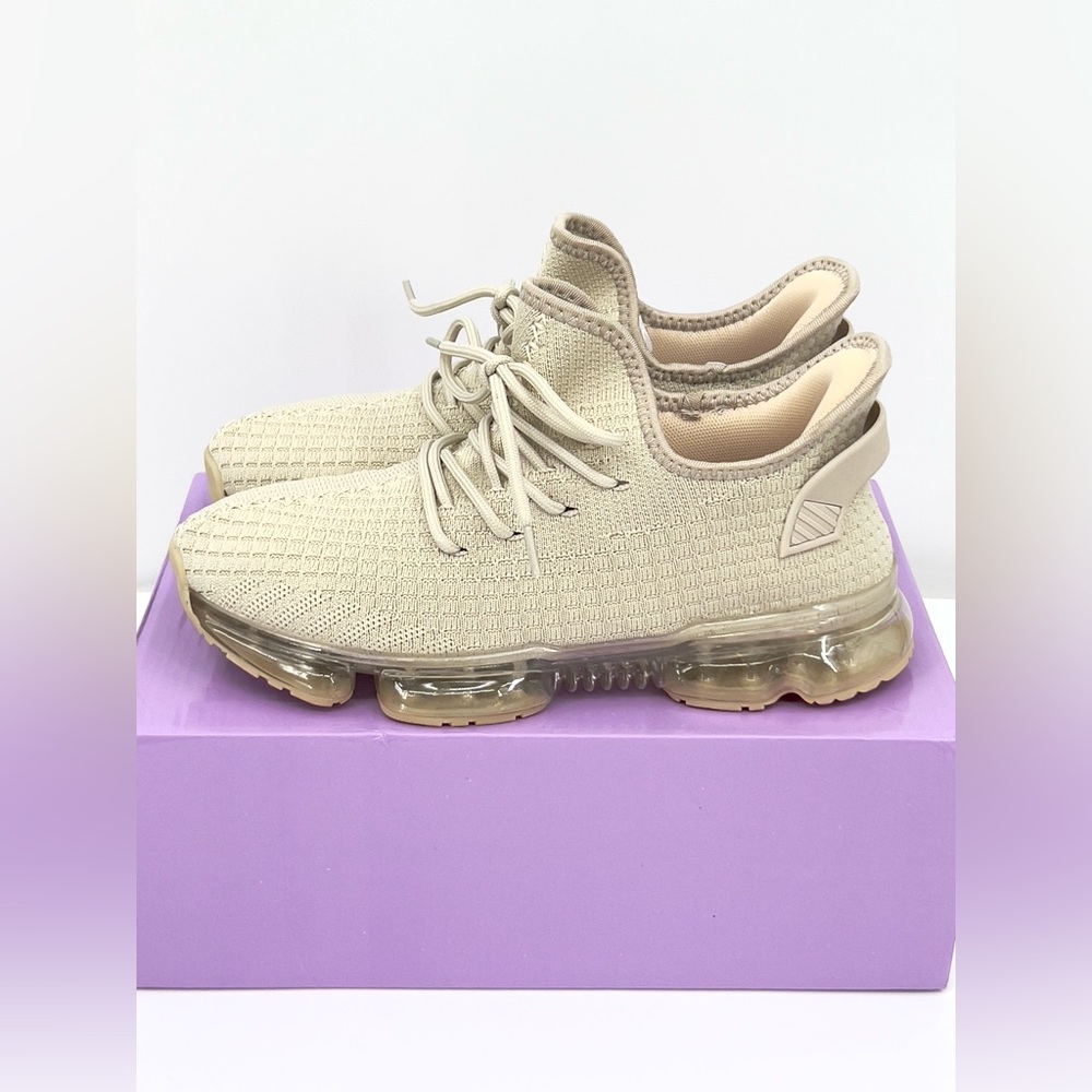 NEW Nude Stretch Air Sneakers Berness Size 8 Stylish Tan Women's Knit Sneakers